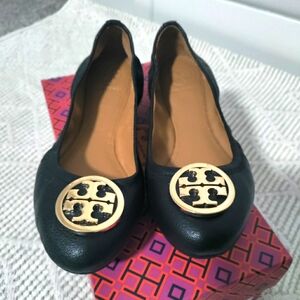 Tory Burch women's flat shoes size 5.5